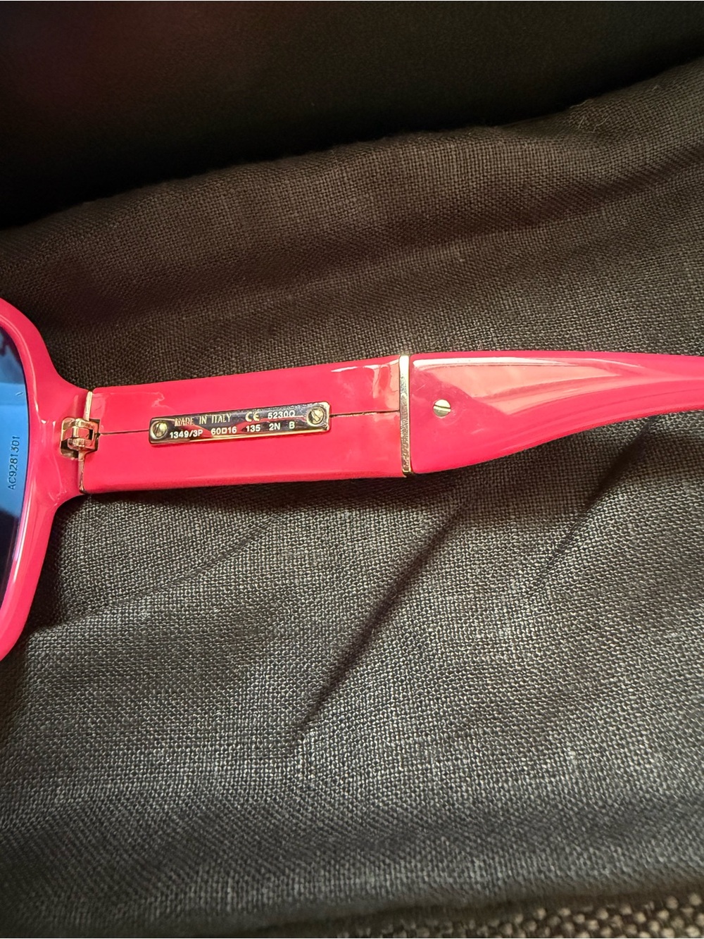 CHANEL Hot Pink Oversized Women's Sunglasses - Picture 11 of 11